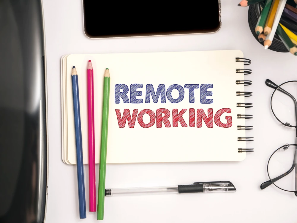 ¿Buscas consejos para trabajar remoto mientras viajas? Descubre cómo ser productivo en el Sur de Jalisco, Colima y Michoacán con esta guía de experto.