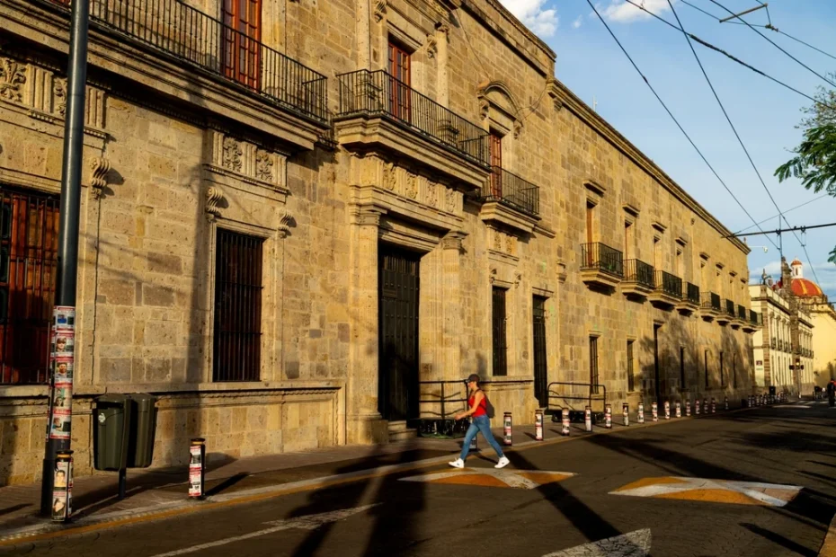 Descubre los museos únicos en Jalisco que debes visitar. Una guía cultural por Ciudad Guzmán, Sayula y Guadalajara viajando de forma cómoda en autobús.