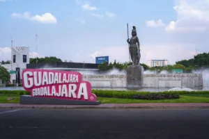 En el Día Internacional de los Monumentos y Sitios, te invitamos a explorar la historia. Descubre lugares históricos en Jalisco y Michoacán viajando en autobús.