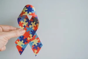 En el Día Mundial de Concienciación sobre el Autismo, promovemos la inclusión. Descubre cómo viajar en autobús puede ser una experiencia positiva para todos.